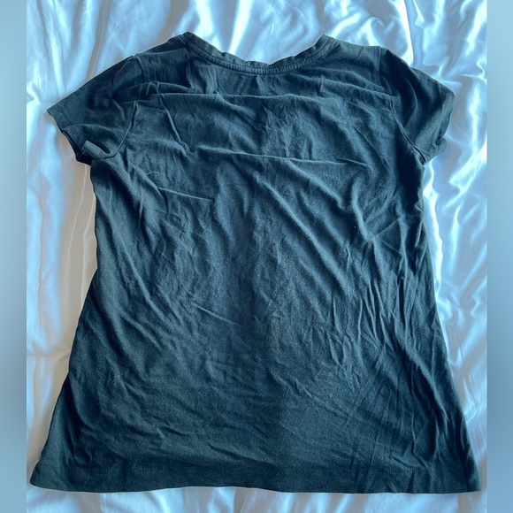 Banana Republic Timeless v neck tee - Picture 4 of 4